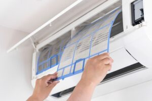 【9月15日は敬老の日】残暑長引くいまこそ確認。シニアのエアコンクリーニング実態――78.5％が「自分でフィルターだけ掃除」